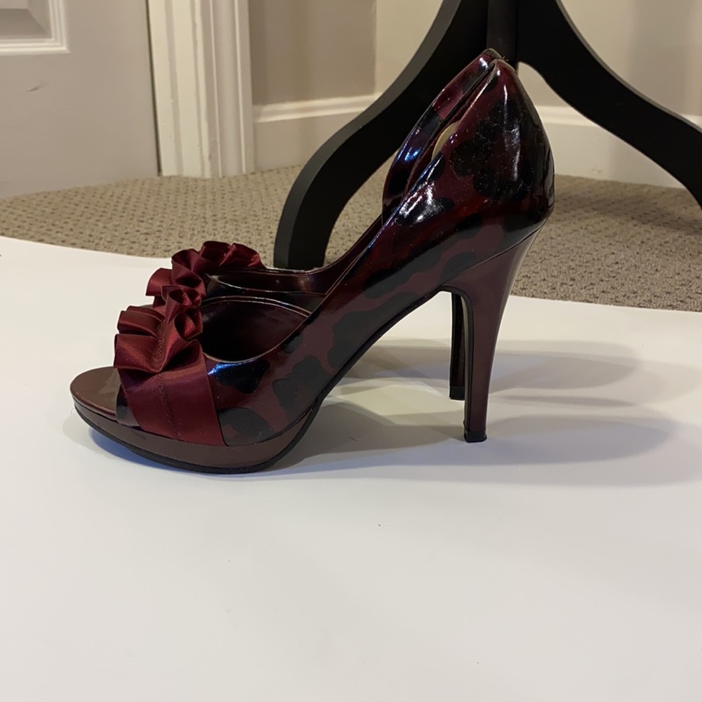 Carlos Santana Stiletto platform pumps